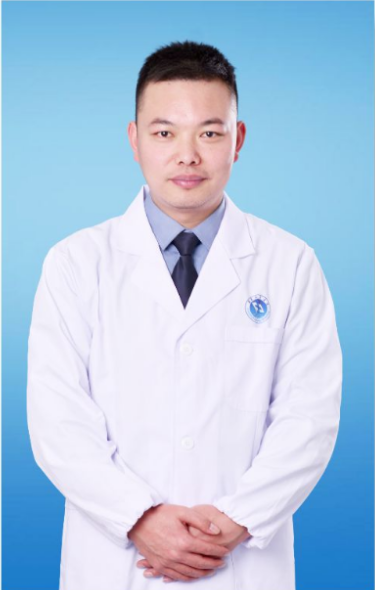 龚震